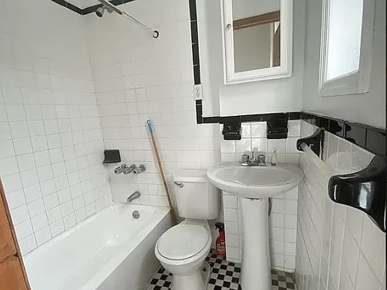 255 Bergen St #16 — Photo 4