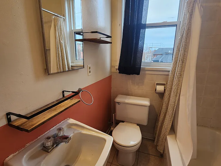 343 Elgin St #A — Photo 9