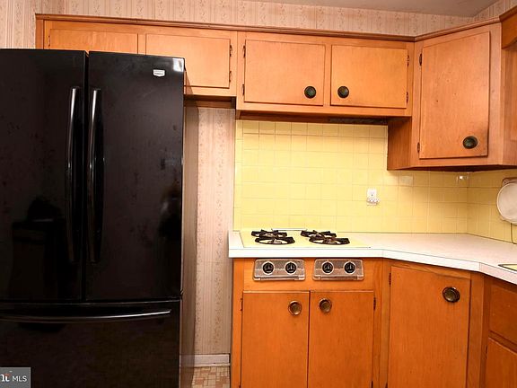 5th image of 217 Cherry Ln