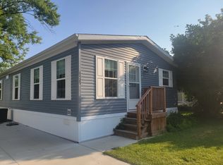 6425 Shorebreeze Dr #169, Brighton, MI 48114