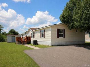 9159 Greentree Dr, Newport, MI 48166