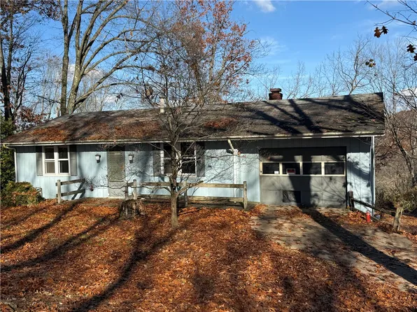 233 Horseshoe Dr, Mars, PA 16046