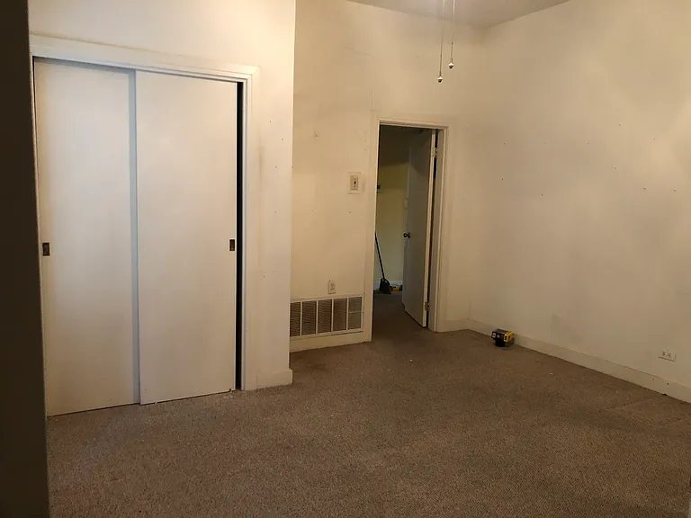 1041 W Vanderbilt St — Photo 13