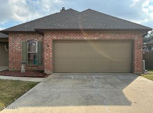 100 Bizkit Dr, Youngsville, LA 70592