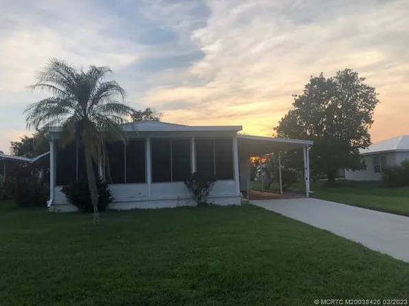 21 Los Lagos, Pt Saint Lucie, FL 34952