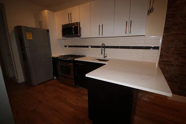 Rented by Nooklyn NYC LLC | media 11