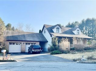 1305 Oakhurst Dr, Slatington, PA 18080