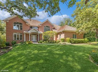 17 Middletree Ln, Hawthorn Woods, IL 60047