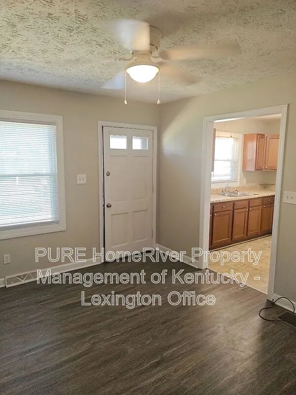 3 bed, 1.0 bath, 750 sqft, $995 — Photo 4