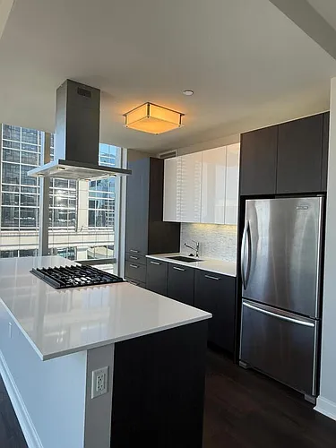 113 W Wacker Dr Photo 1