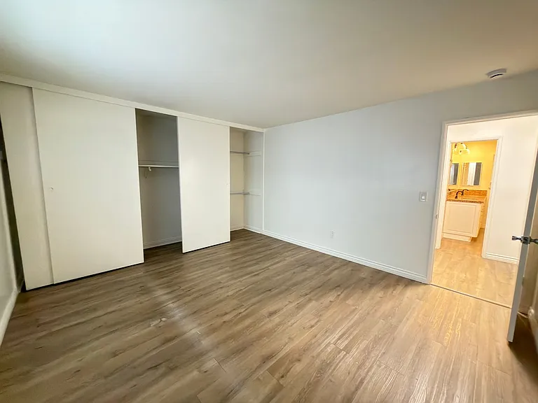 131 N Merrimac Dr — Photo 15