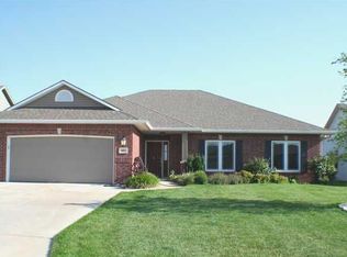 607 E Stone Gate Cir, Augusta, KS 67010