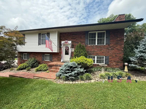 24 Michael St, Scott Depot, WV 25560