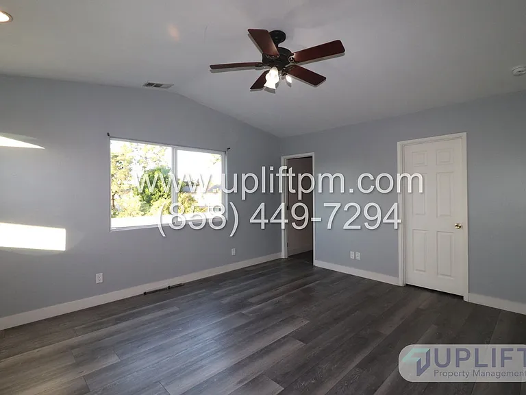 5304 Nutmeg St — Photo 9