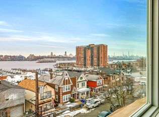 16 Beverly Pl, Edgewater, NJ 07020