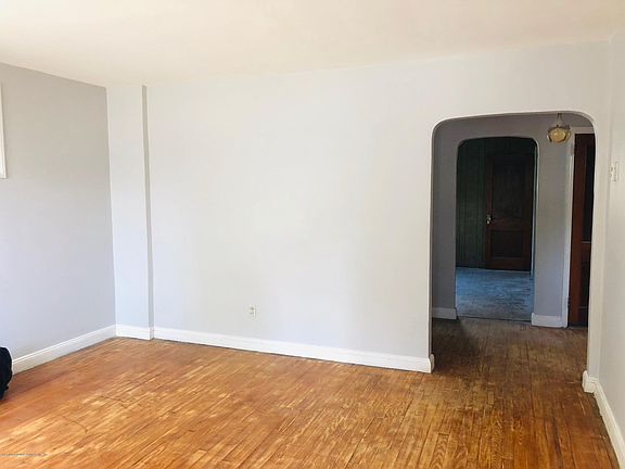 4th image of 134 Henry Pl