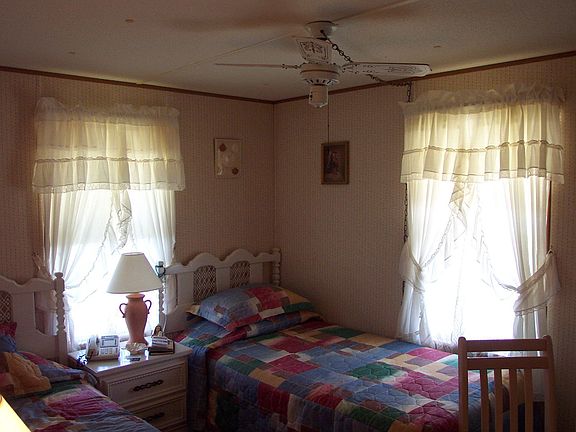 2nd bedroom