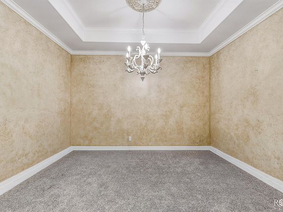 5th image of 301 Summit Rd