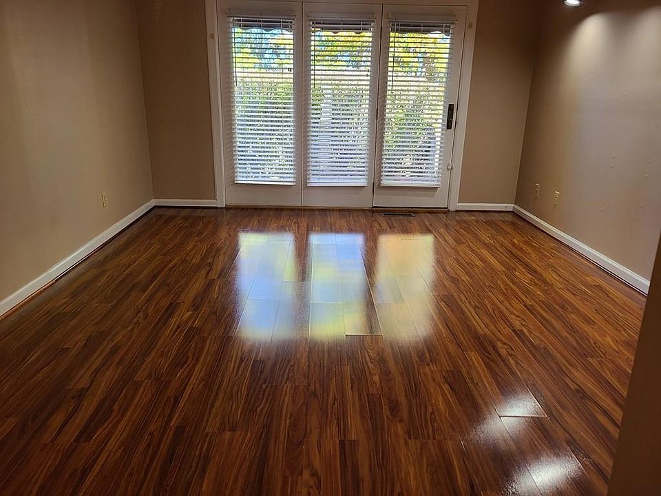 2nd image of 632 Carriage Dr