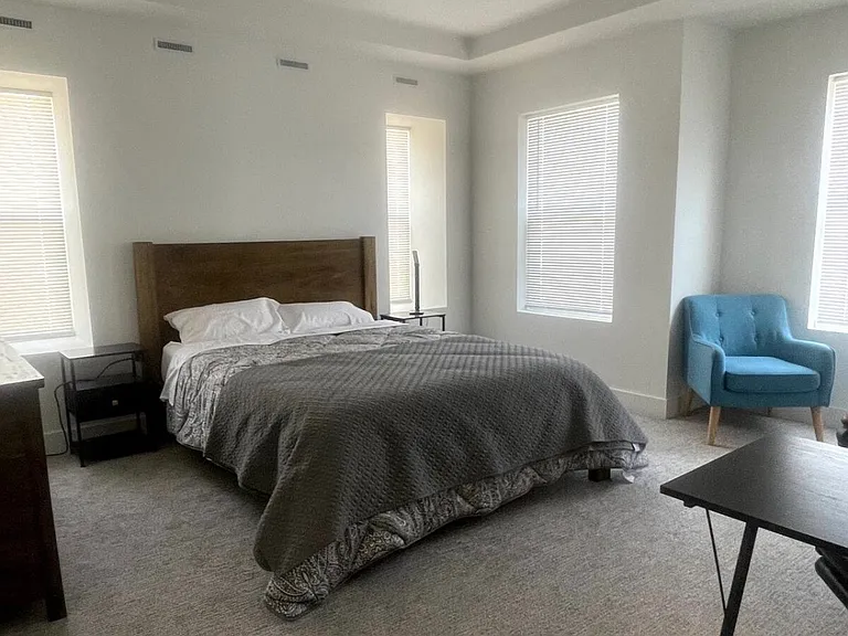 153 E Claxton Ct — Photo 7