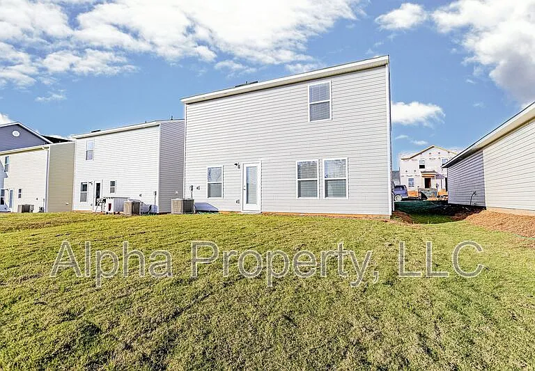 207 Long Grove Ln — Photo 23