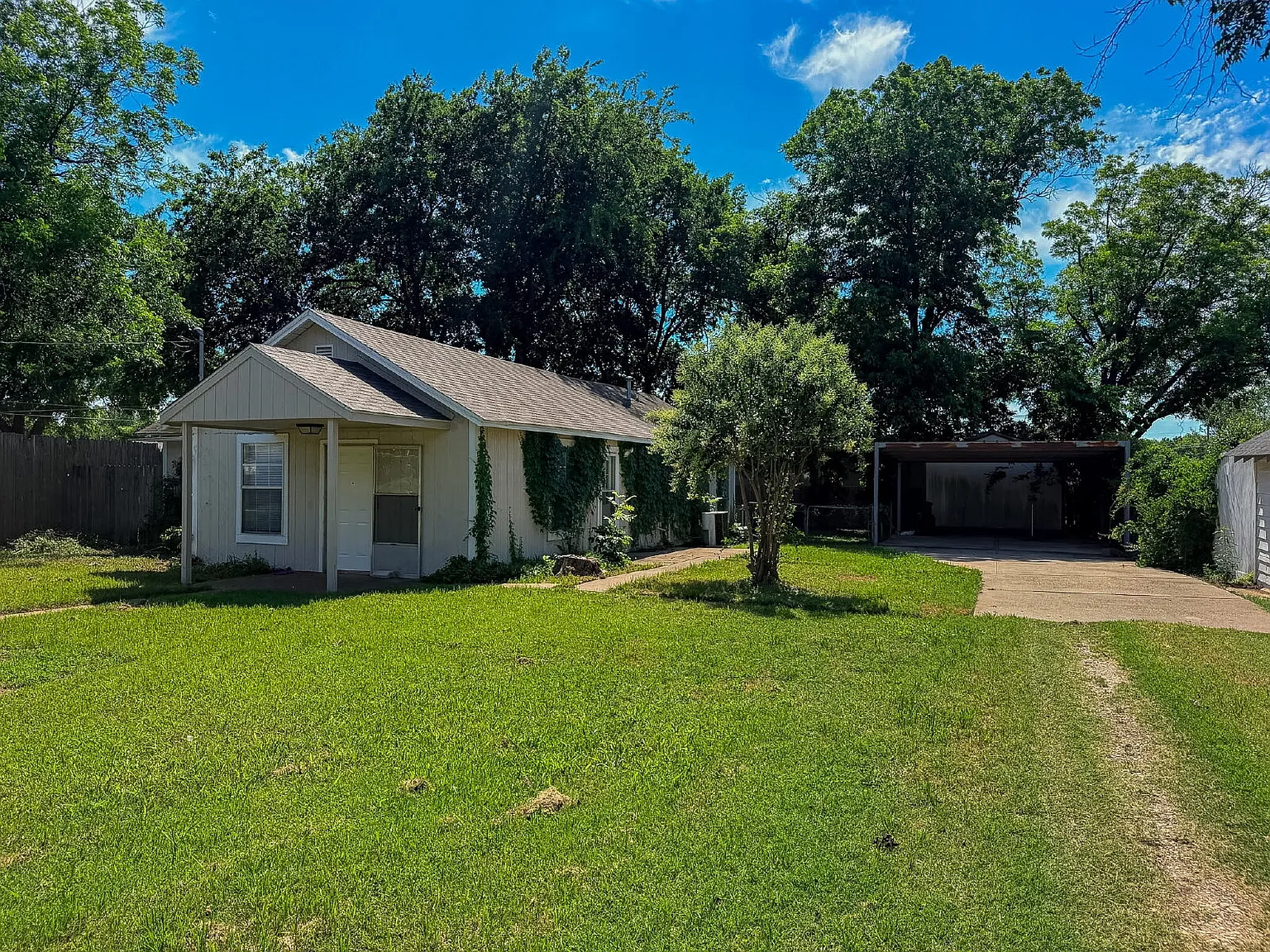 3 bed, 1.5 bath, 1076 sqft, $1,450 — Photo 2