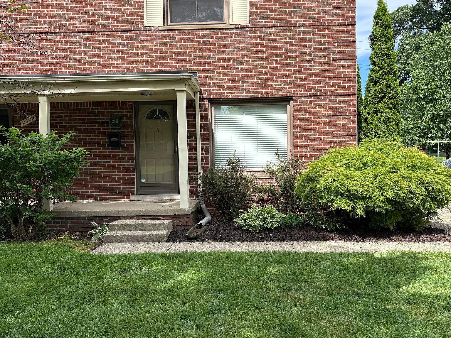 2 bed, 1200 sqft, $2,195 — Photo 2