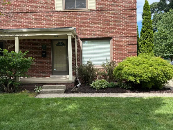 2611 Oliver Rd, Royal Oak, MI 48073