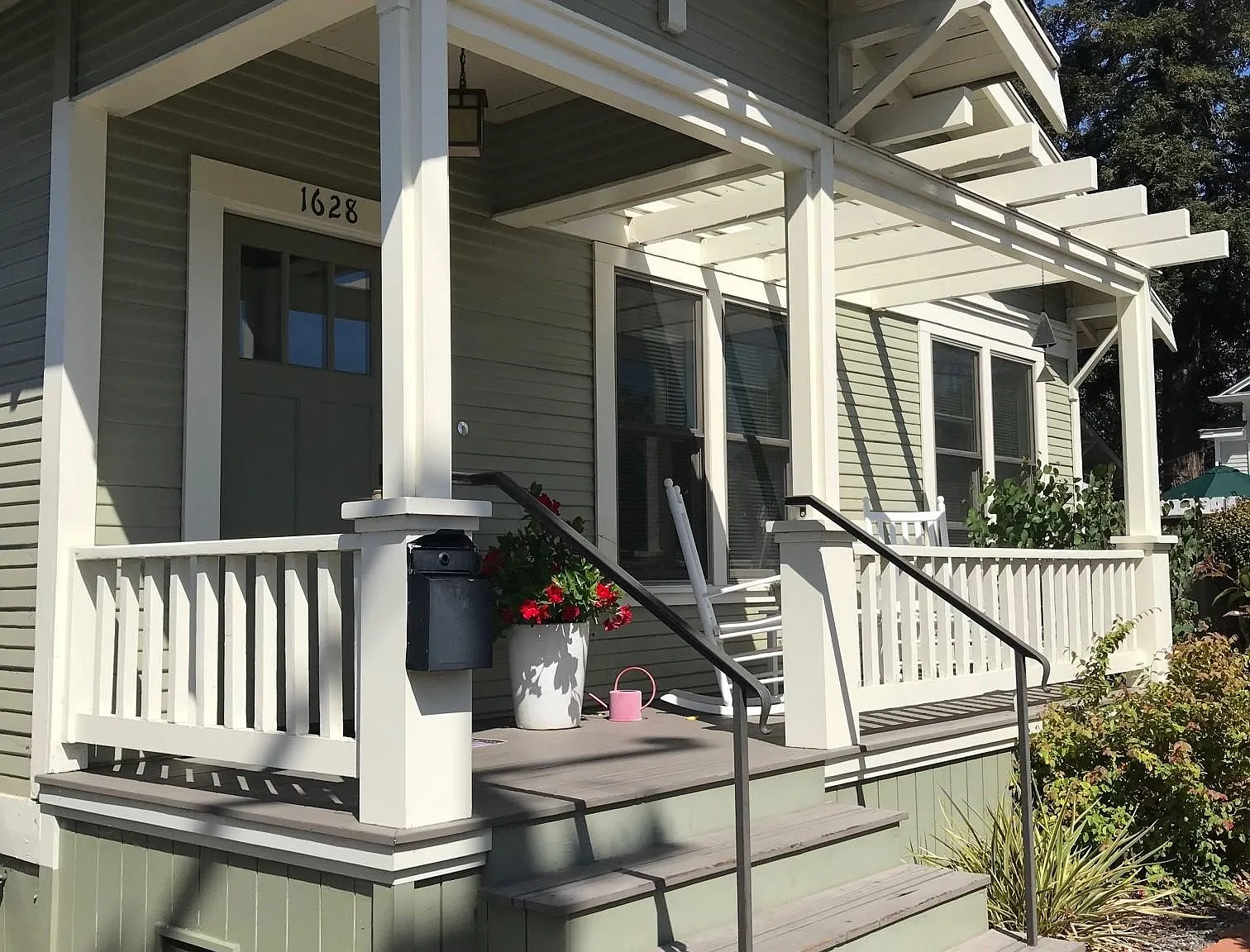 3 bed, 1152 sqft, $4,500 — Photo 2