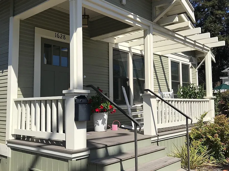 1628 Chorro St — Photo 2