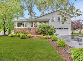 1085 Willow Rd, Mountainside, NJ 07092