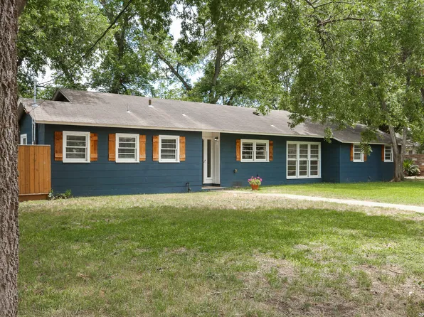 621 E Hackberry, Seguin, TX 78155