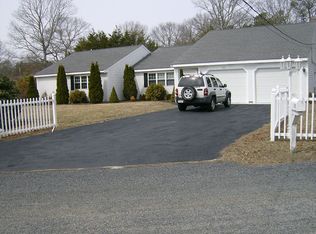 115 Foxglove Rd, Centerville, MA 02632