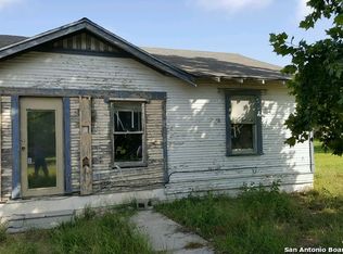 409 Karen, Devine, TX 78016