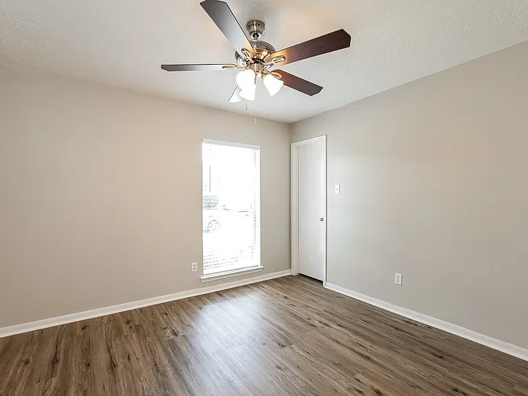 2927 Waterloo Rd — Photo 13