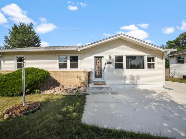 2348 Pioneer Dr, Beloit, WI 53511