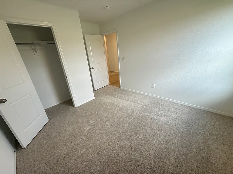 1056 Raven Walk Dr — Photo 21