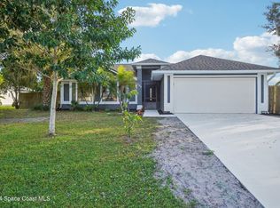 764 Universe St NW, Palm Bay, FL 32907