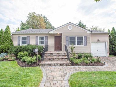 90 Knickerbocker Rd N, Plainview, NY, 11803