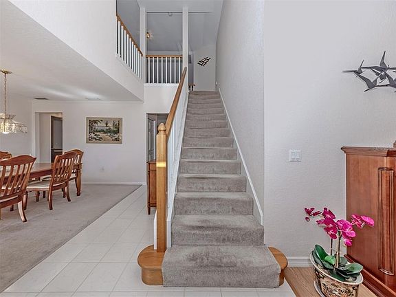 2nd image of 897 Colonial Rd