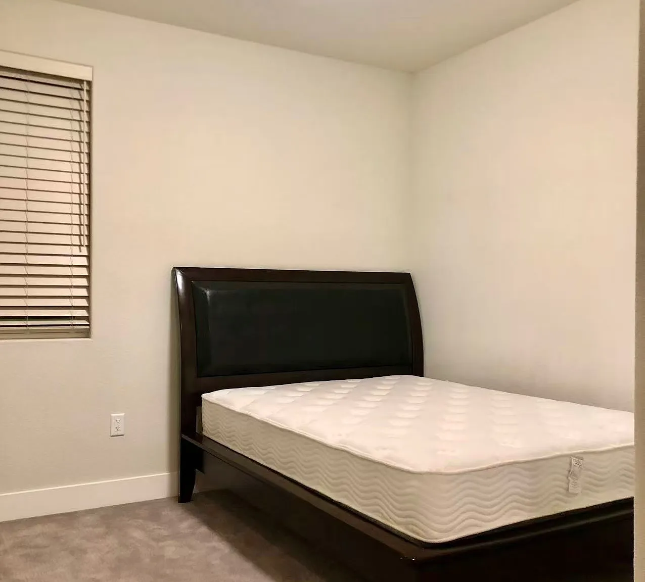 3 bed, 3.5 bath, 2023 sqft, $1,100 — Photo 3