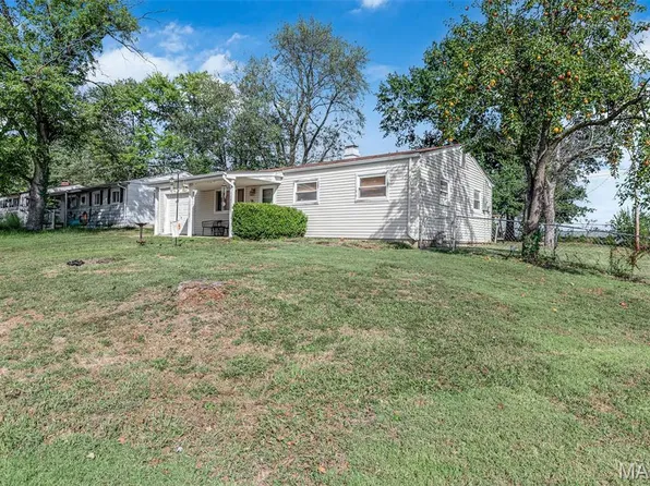 36 Boles Ave, Wentzville, MO 63385