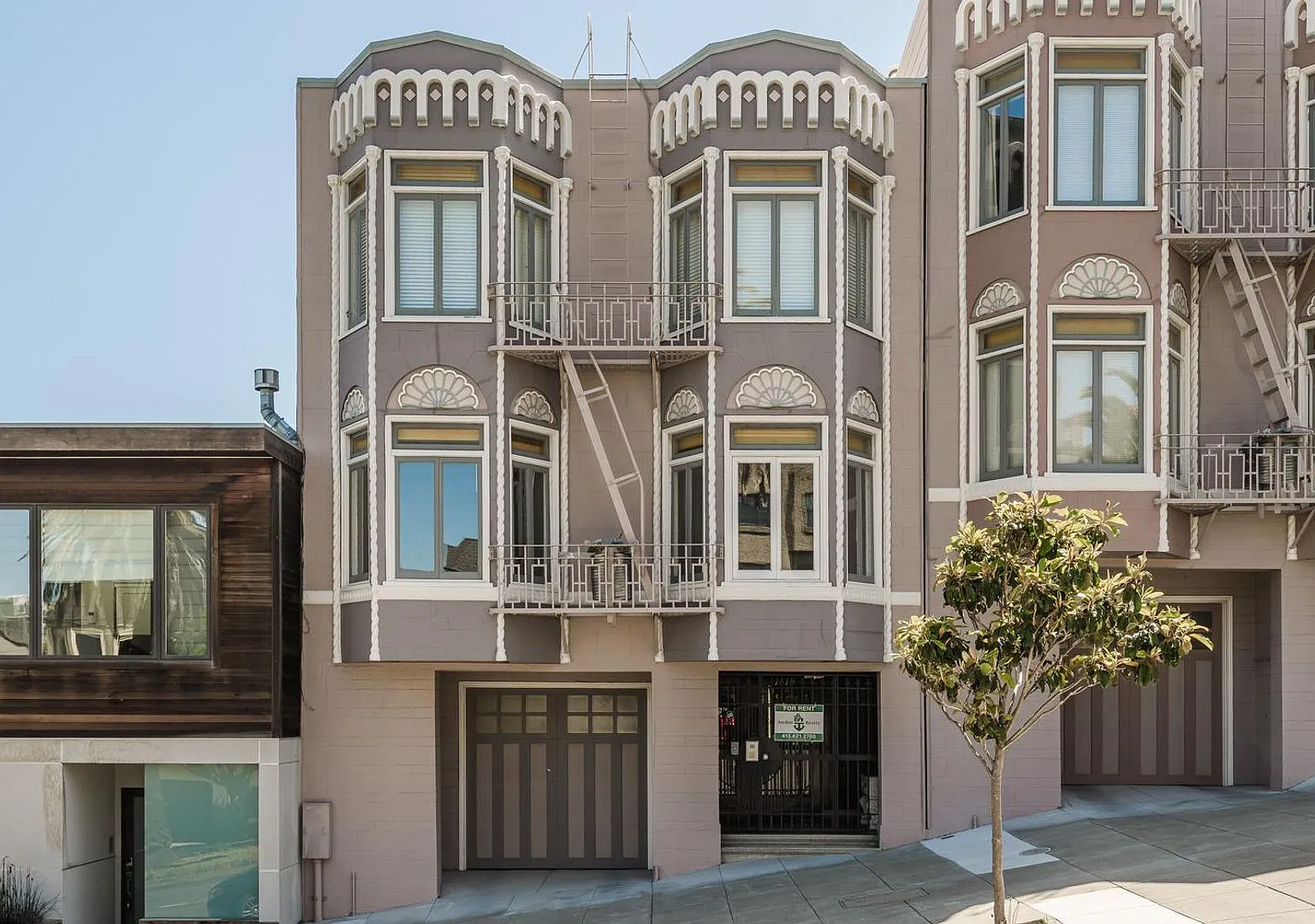 1119Dol — Photo 1