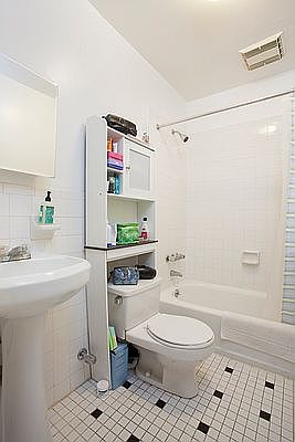 5th image of 319 1st Ave #A