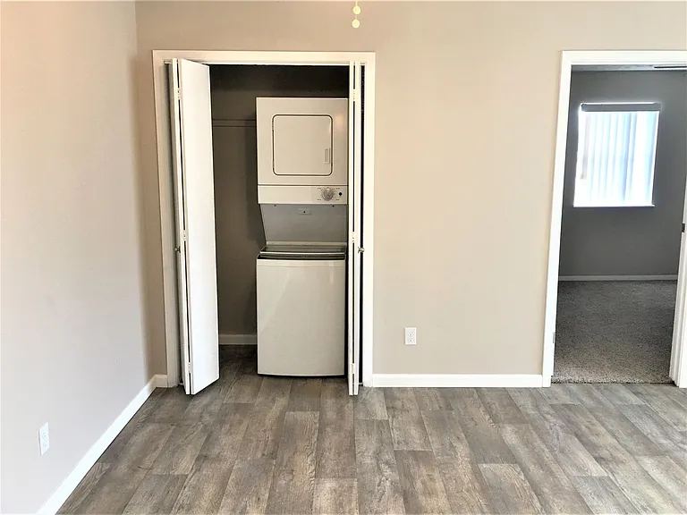 Southland Villa Apartments — Photo 18