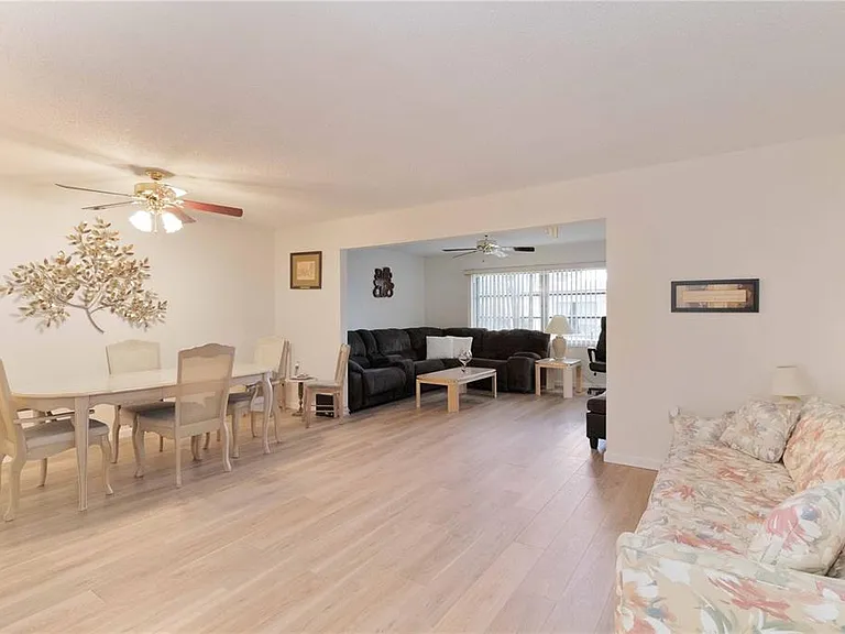6215 Green View Cir #74 — Photo 9