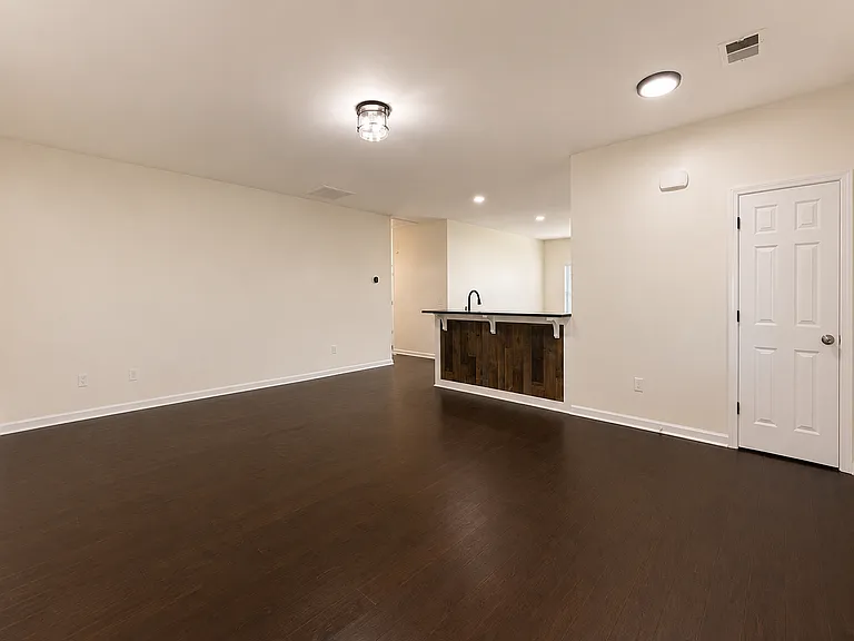 103A Looper St — Photo 5