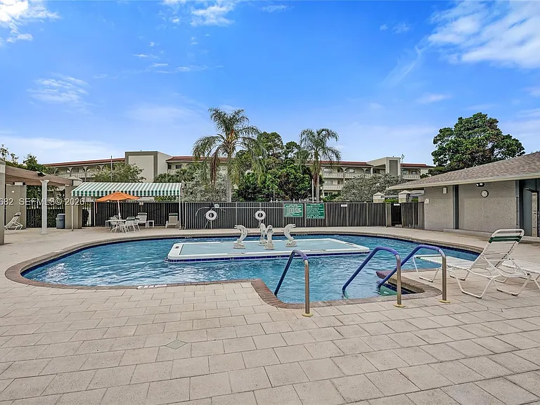 3001 Portofino Isle #K2 — Photo 40