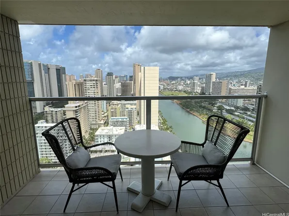 445 Seaside Ave APT 3206, Honolulu, HI 96815