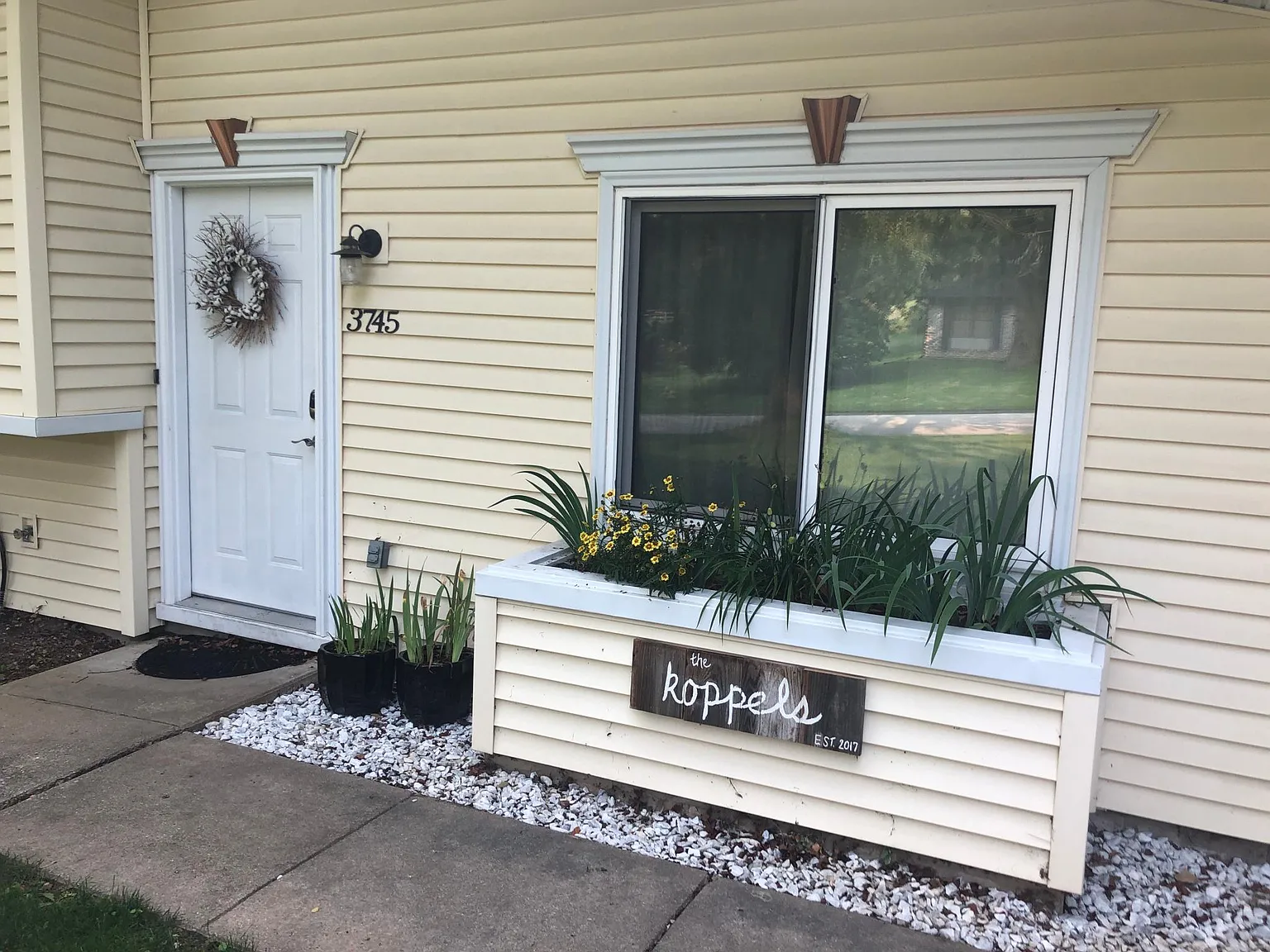 3745 N Armstrong Dr — Photo 2